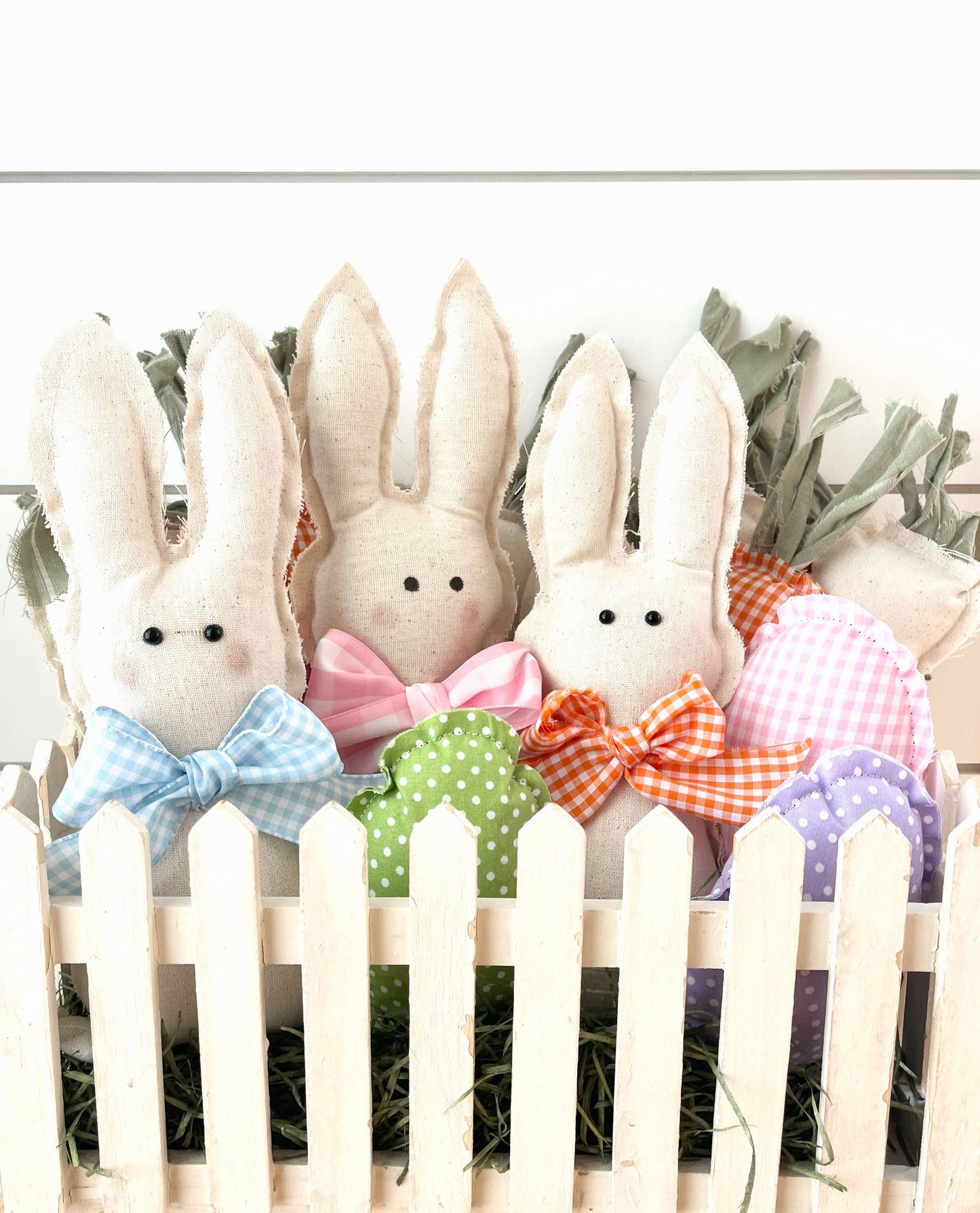 Rustic Fabric Regular Carrot: Small Black Check