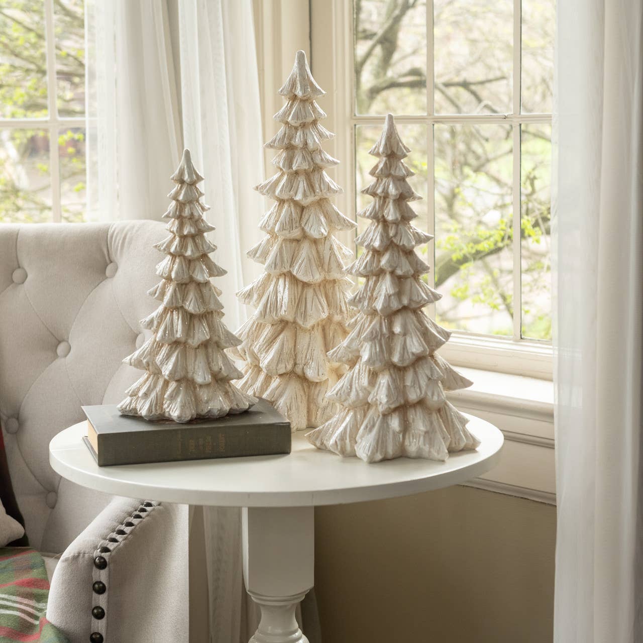 12" GLITTERED CREAM TREE