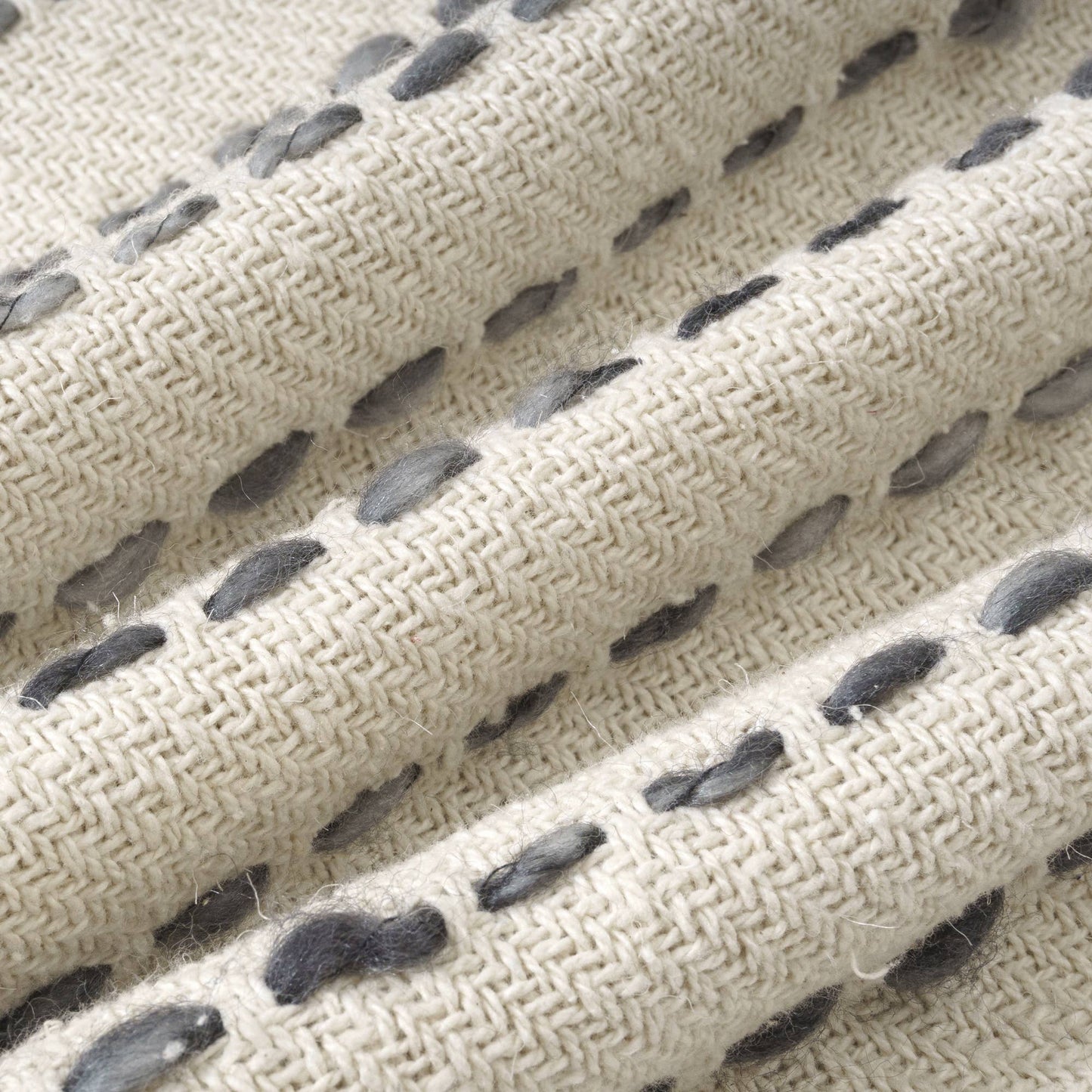 Striped Ombre Farmhouse Flatweave Throw Pillow: White/ Beige / Polyfill