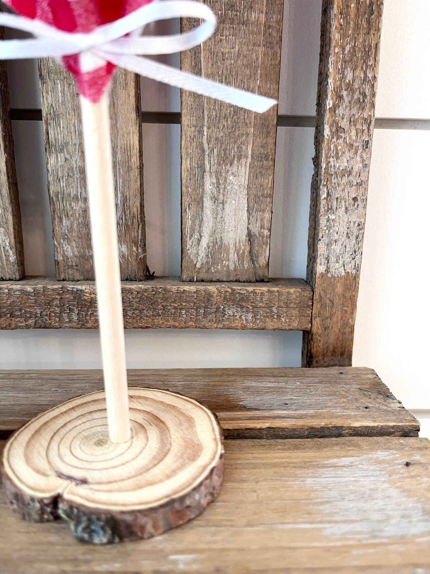 Valentine Rustic Heart Red Check Tree