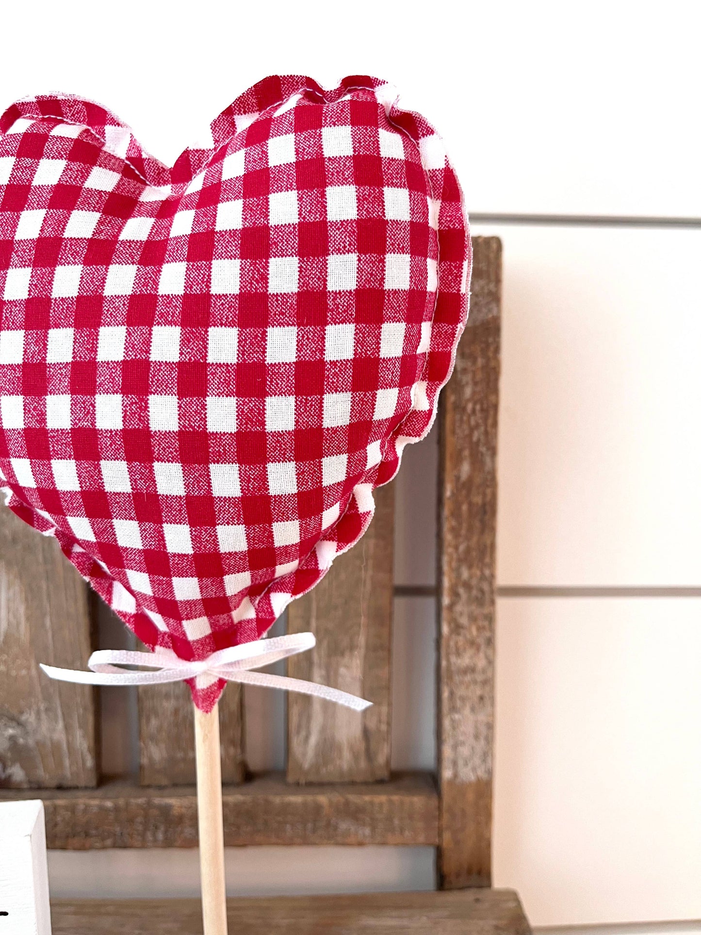 Valentine Rustic Heart Red Check Tree