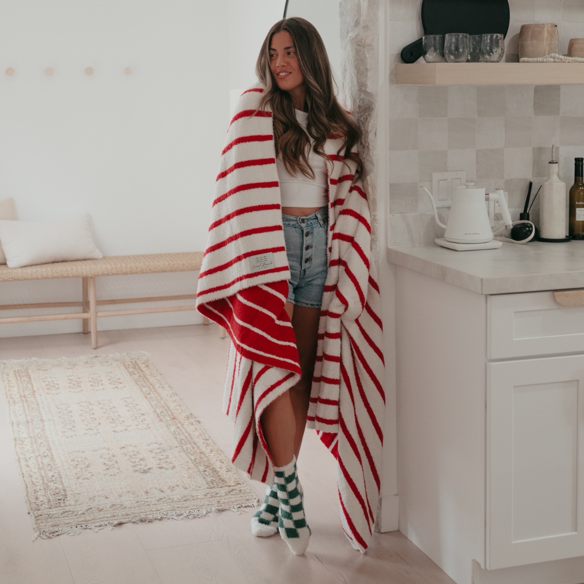 Red/Creme Holiday Stripe Cozy Luxe Home Blanket: Red/Cream