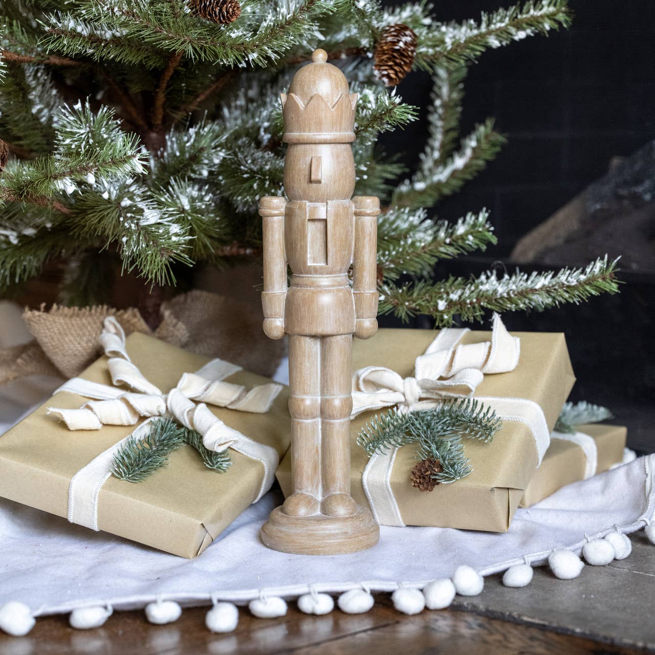 16" TABLETOP NUTCRACKER