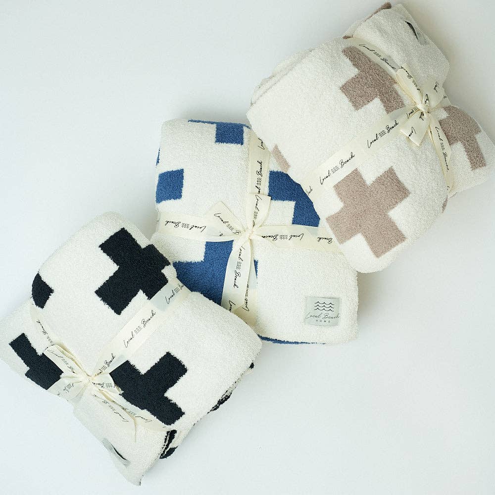 Cross Luxe Home Blanket: Black/Cream