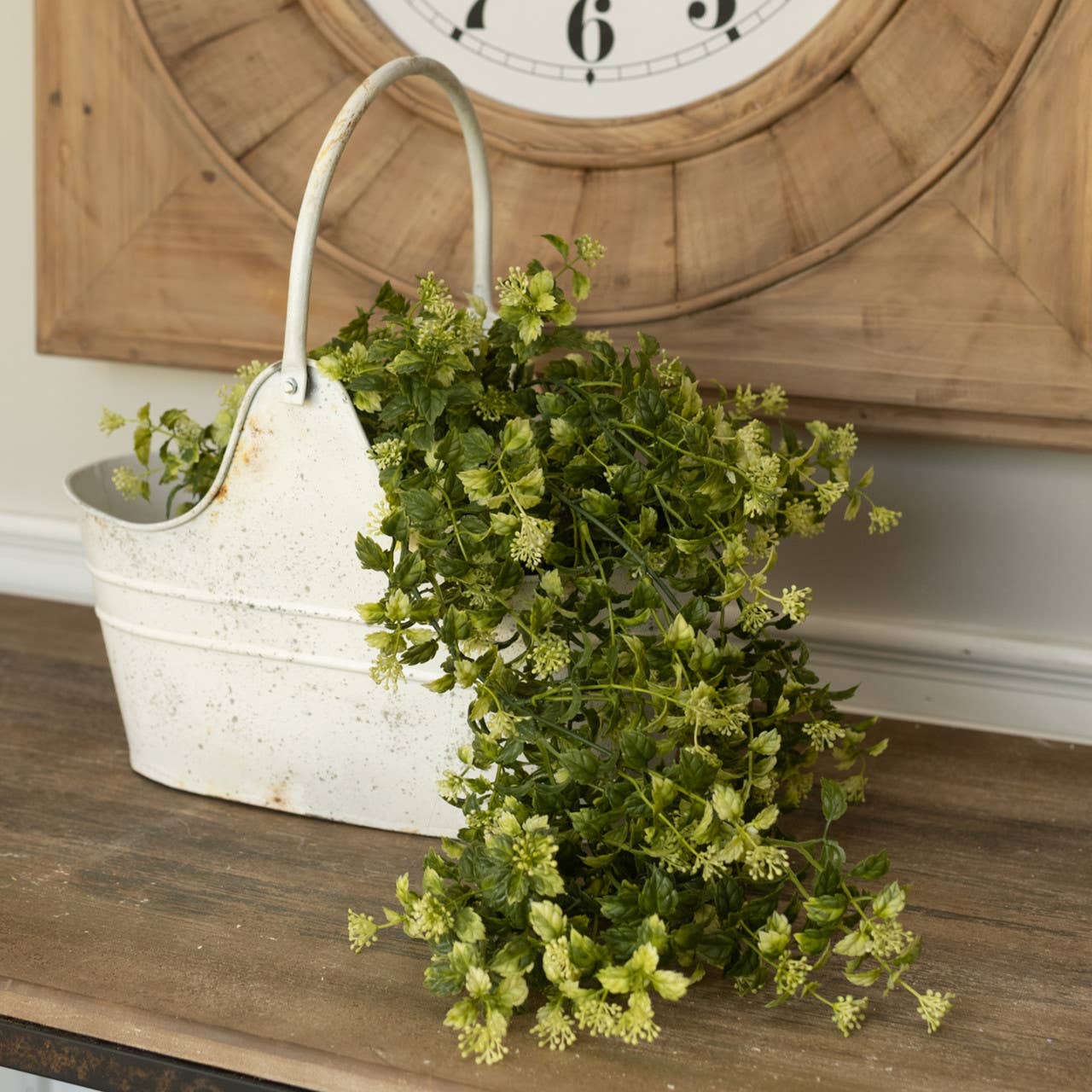 32.75" BOXWOOD AND BERRY HANGING BUSH