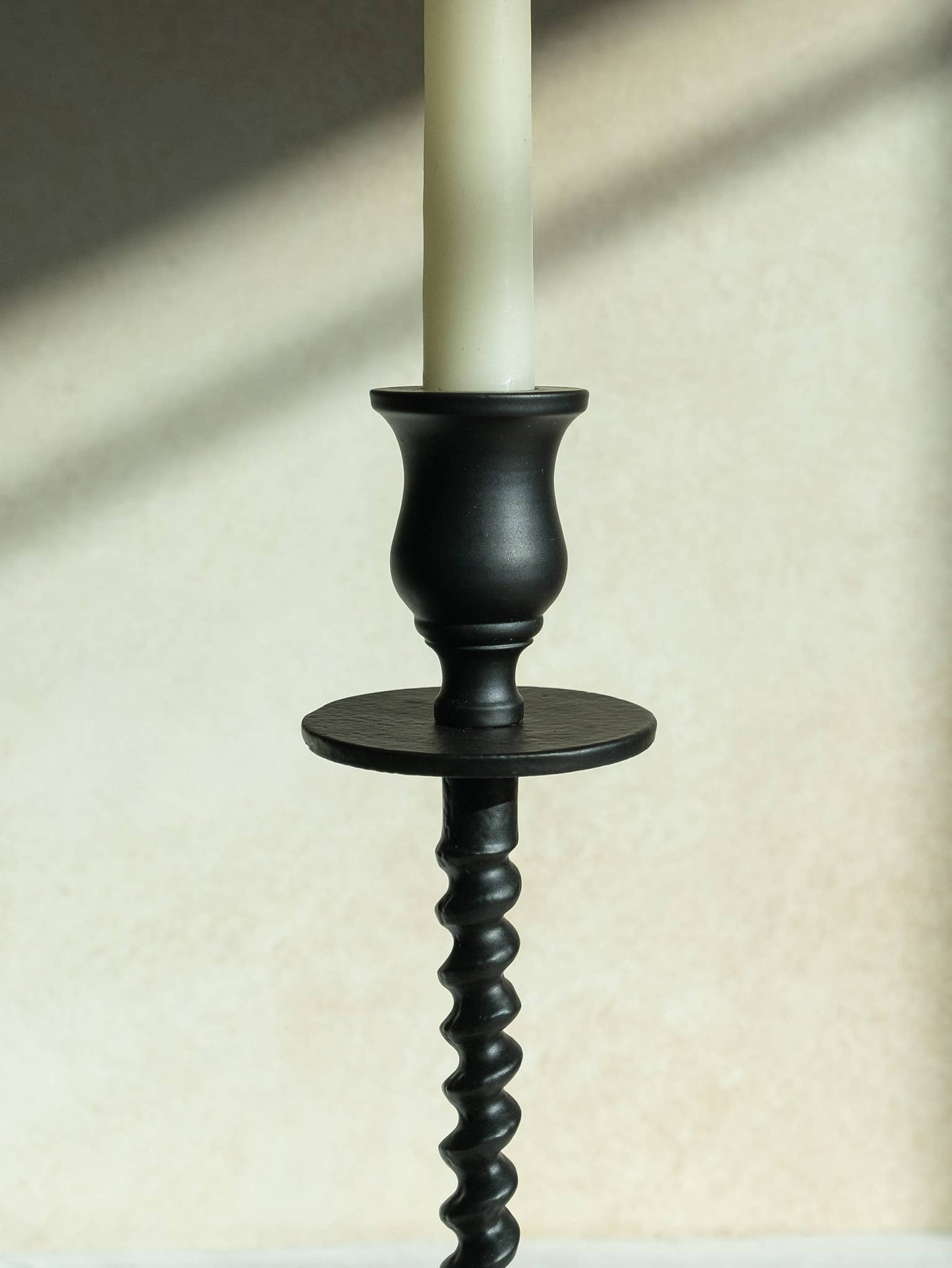 Corkscrew Taper Holder Black Small