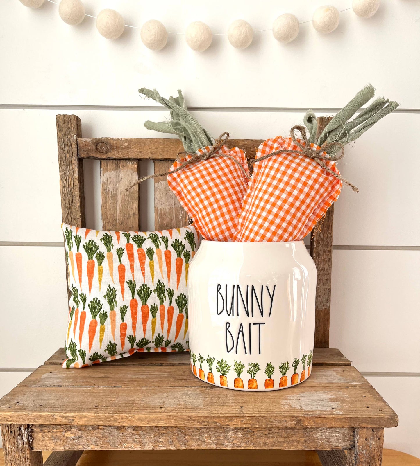Rustic Fabric Regular Carrot: Small Black Check