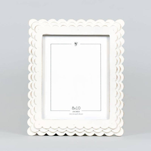 White wood scallop photo frame (8x10)