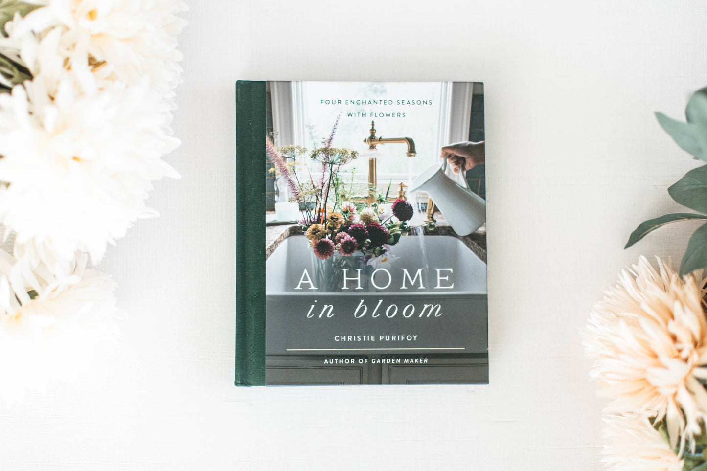 A Home in Bloom: Hardcover / English