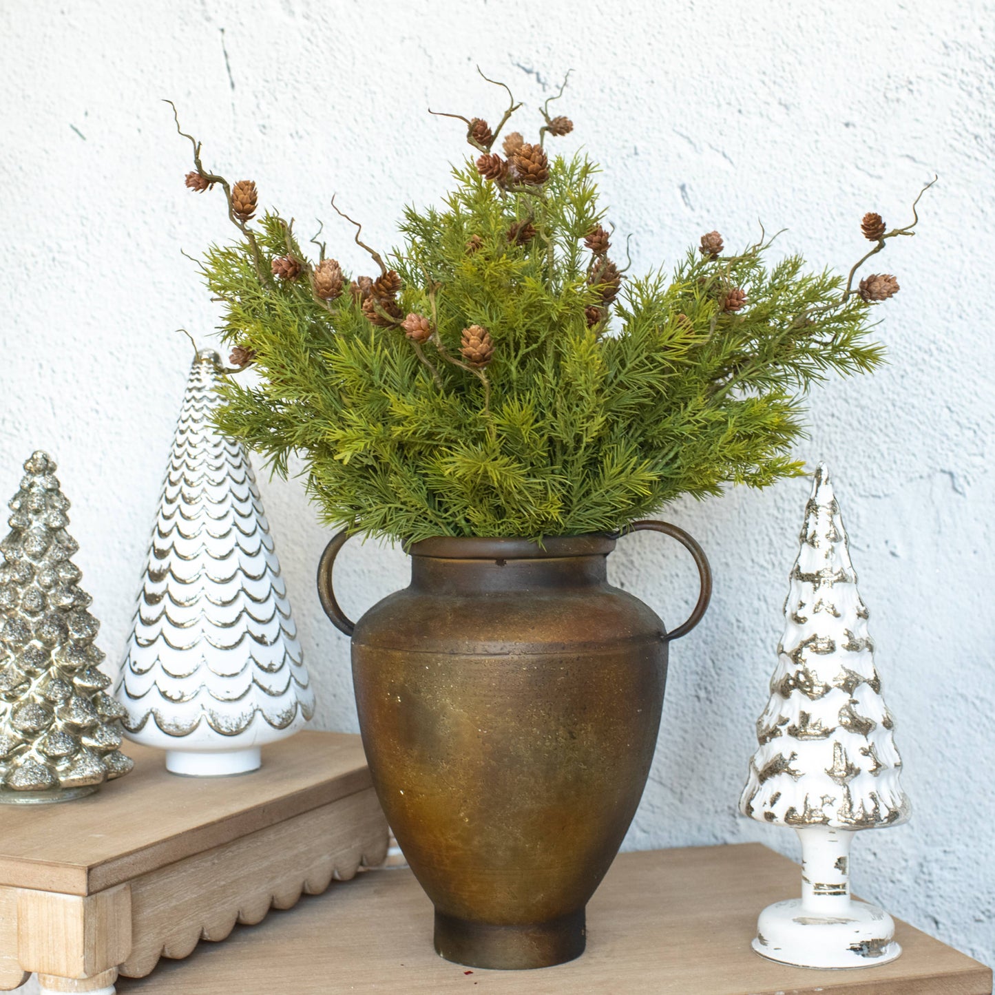 20" Pine with Pinecones Bush