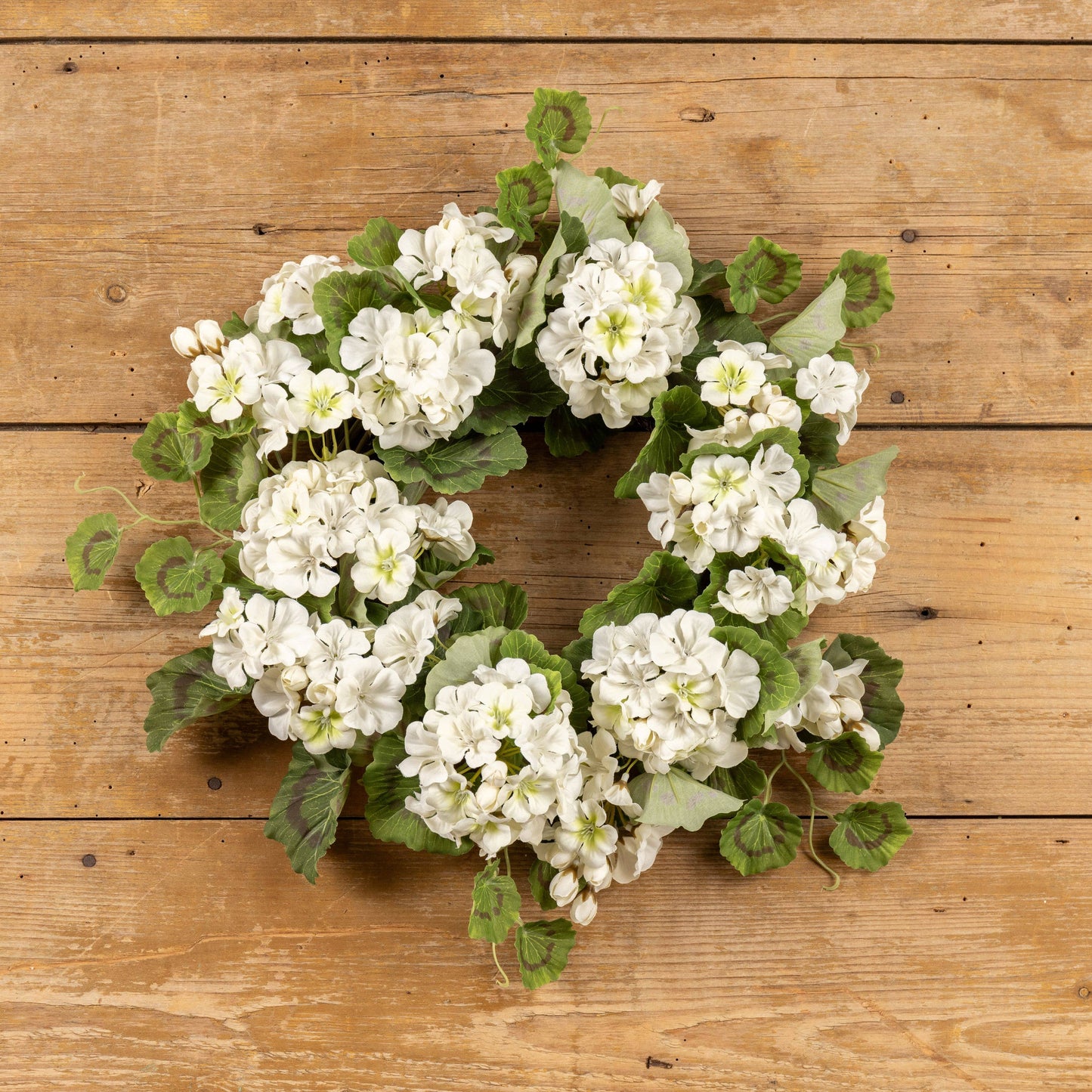 15" White Geranium Candle Ring