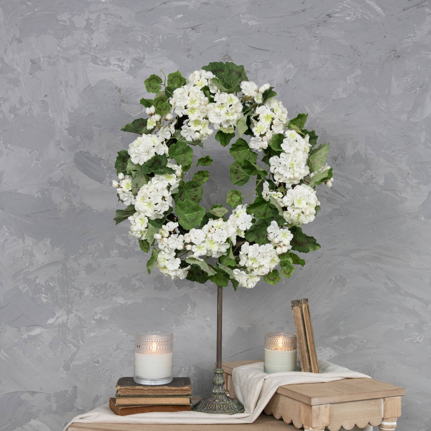 22" White Geranium Wreath