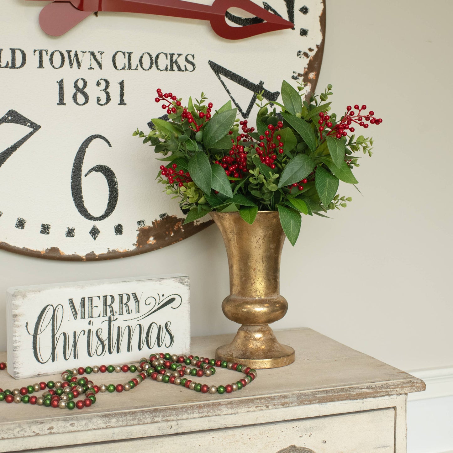 16" LAUREL, BOXWOOD & BERRIES BUSH