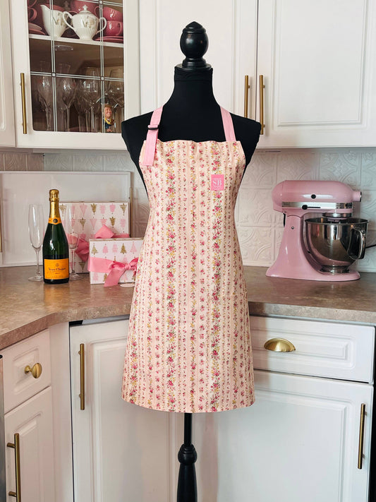 "Victorian Elegance: Exquisite Floral Print Cooking Apron