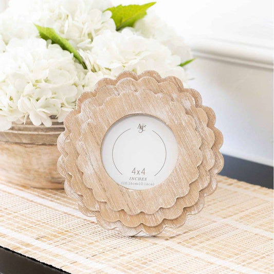 Natural round scallop photo frame (4x4)