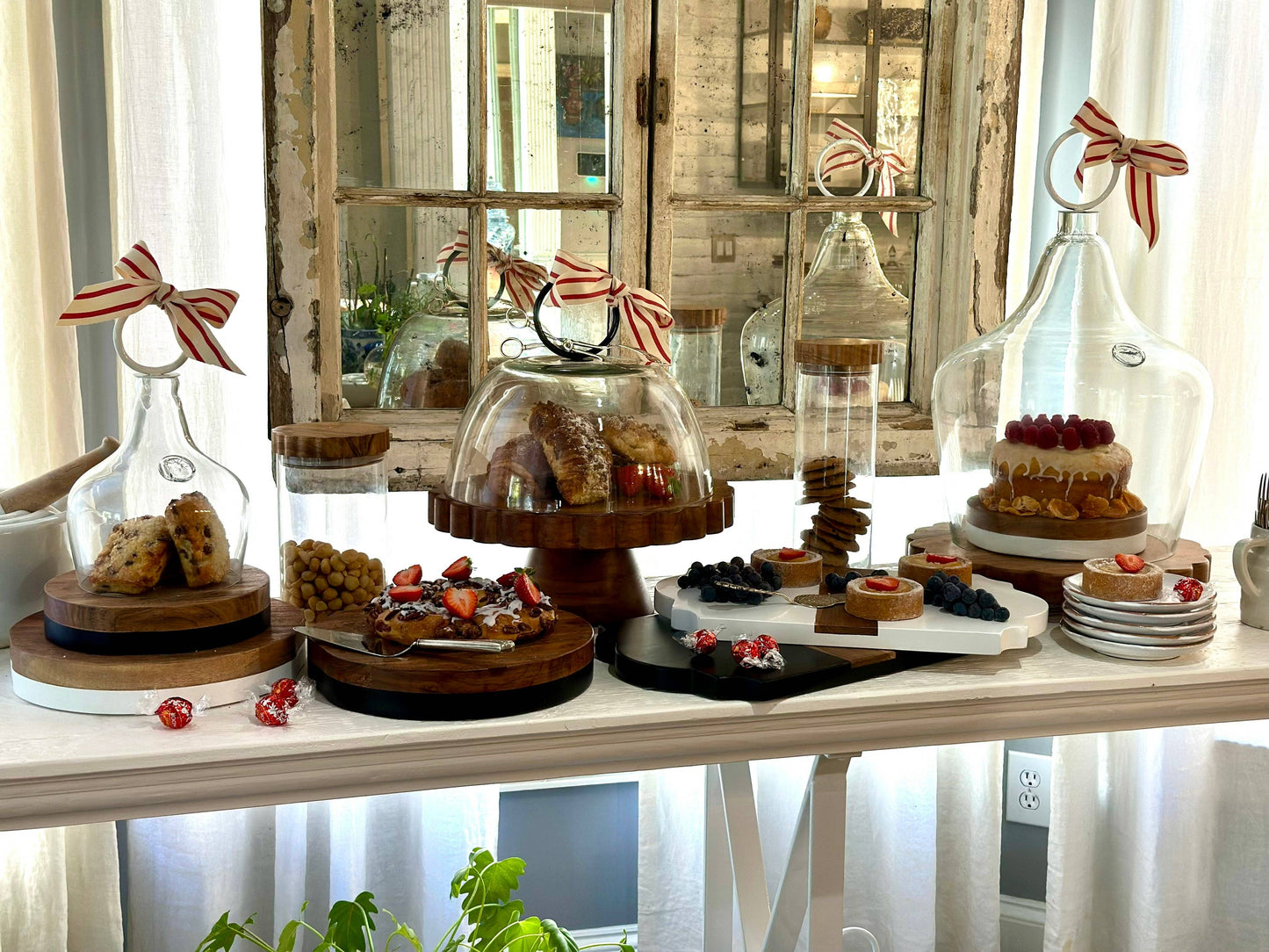 Trefoil Wood Cheese Board Charger, Black