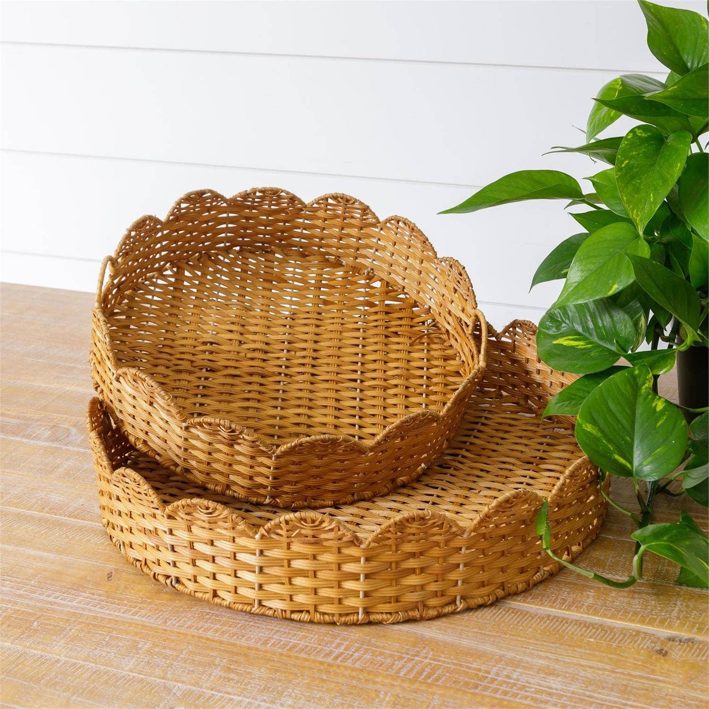 Round Chipwood Trays With Scalloped Edges - Small
